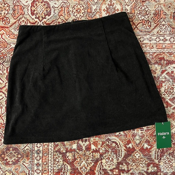 High Waisted A Line Corduroy Skirt with shorts - Halara NWT medium! - Picture 5 of 10